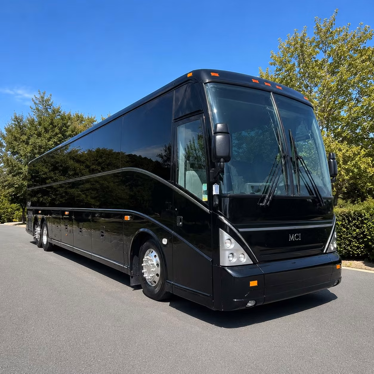 construction site shuttles and workforce transportation throughout davie